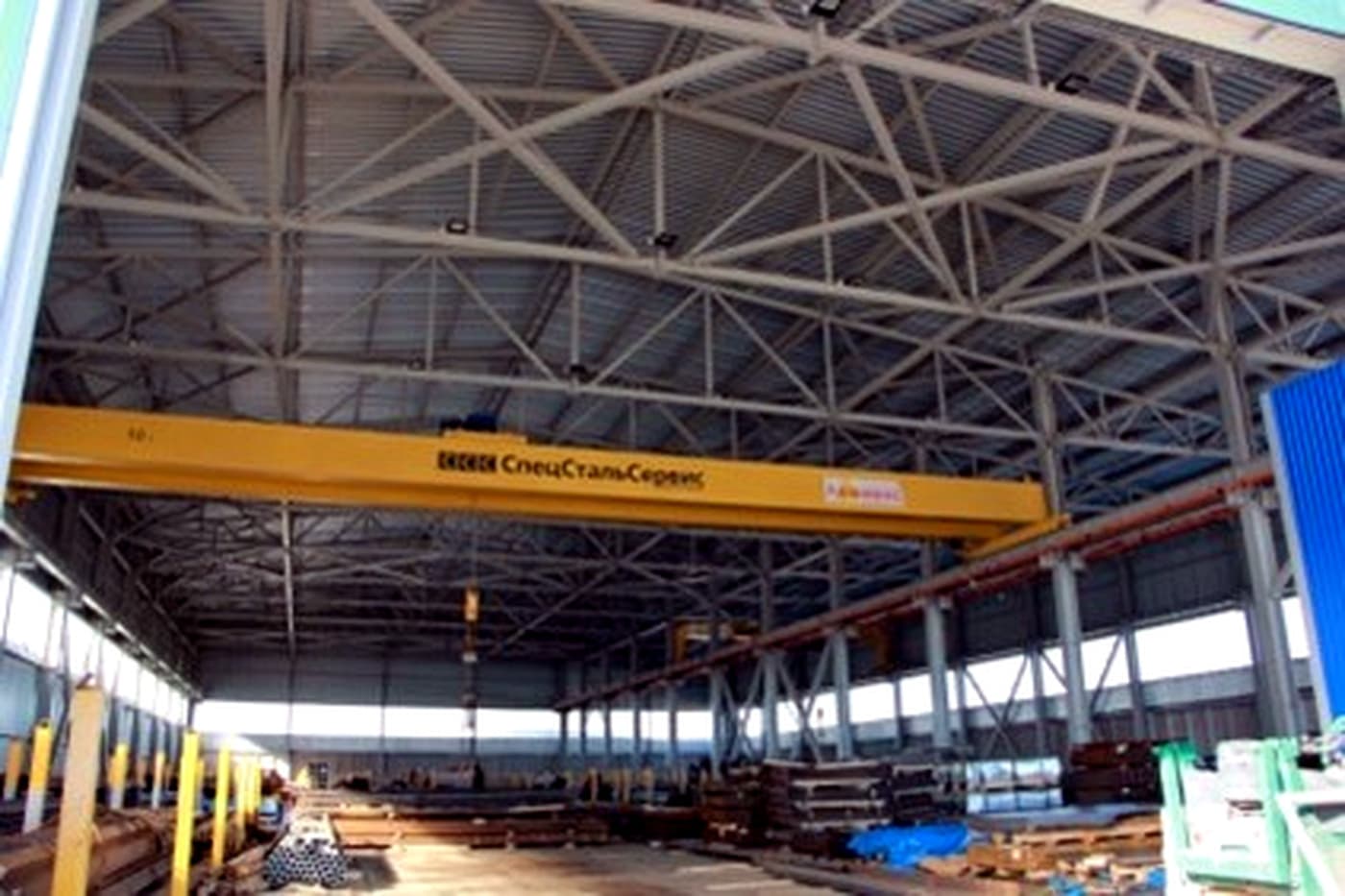 Холодный склад с мостовыми кранами - фото 1